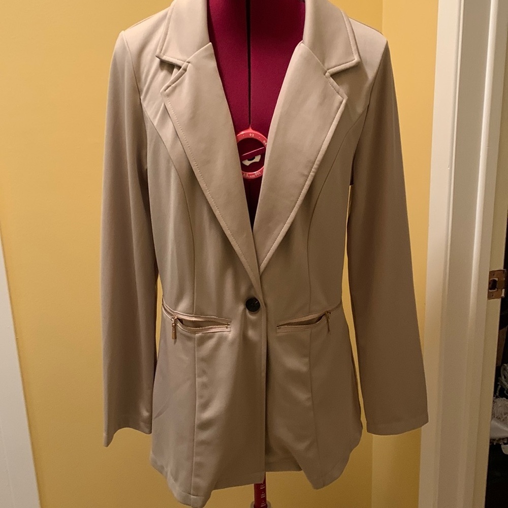 Genhoo single button front jacket with lapels NWT